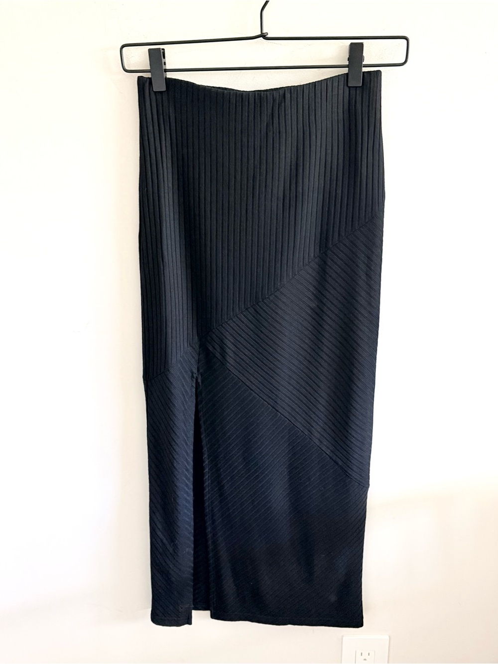 NWOT MINKPINK Revolve Black Ribbed Bodycon Midi Skirt | XS